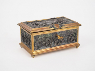 Vente aux enchères Ecrin à bijoux Napoléon III en métal argenté et doré (légèrement désar