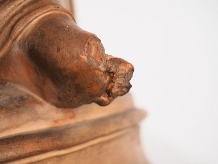 CHATROUSSE.  "jeune fille romantique à la lecture"  Sculpture en terre