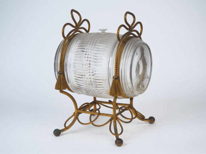 Cave à liqueur Napoléon III en verre et métal doré en forme de tonneau