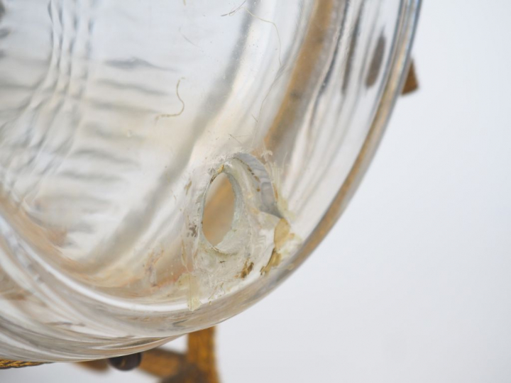 Cave à liqueur Napoléon III en verre et métal doré en forme de tonneau