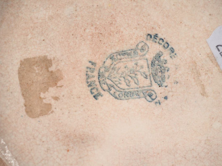 LONGWY. Pichet Art Déco à décor d'émaux polychromes.