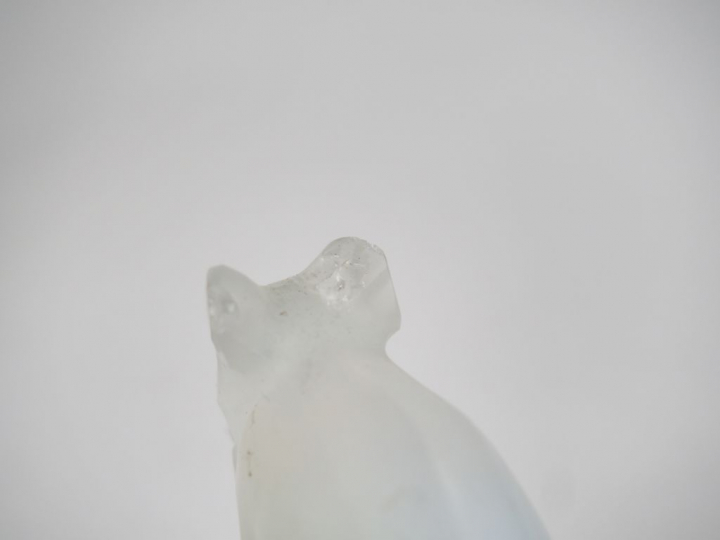 SABINO. "pigeon" Sujet en verre opalescent Signé H. 12 x 10 cm (égrenu