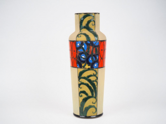 Vente aux enchères Grand vase rouleau Art Déco en verre émaillé, à décor polychrome, de f