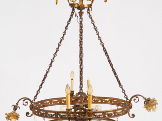 Vente aux enchères Suspension 1900 de style Louis XVI en bronze et vitrail, éclairant à s