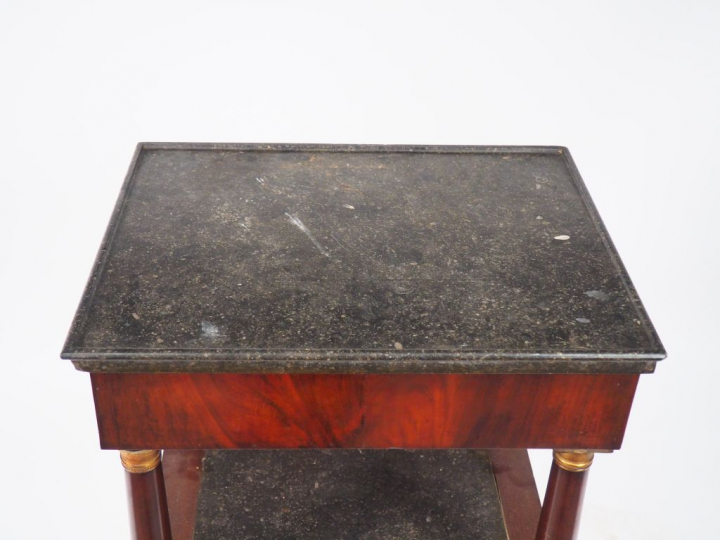 Barbière Empire en acajou et placage d'acajou, ouvrant à un tiroir lat