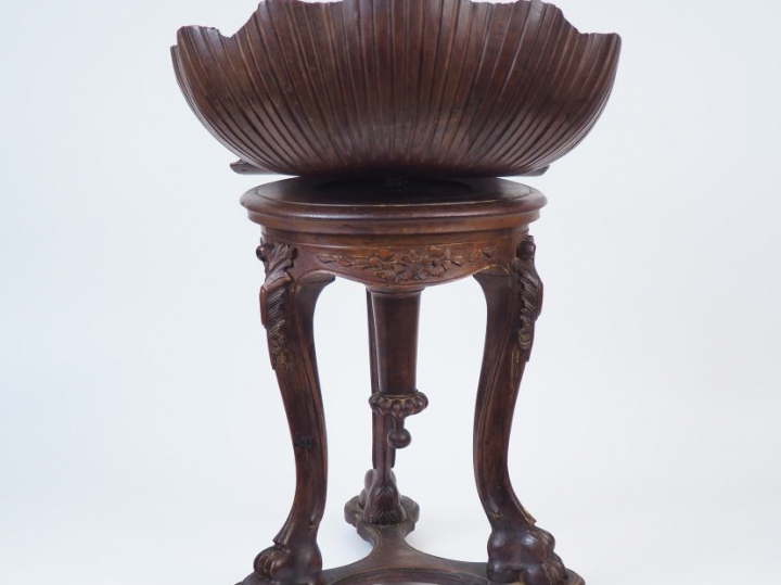 Tabouret Napoléon III en noyer mouluré et sculpté, assise tournante en