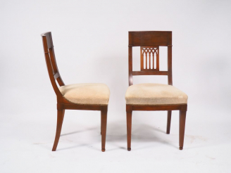 Vente aux enchères Suite de six chaises de style Directoire en merisier, dossier ajouré à