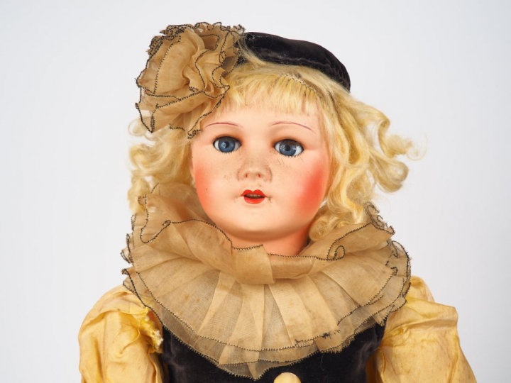 Grande poupée SFBJ entièrement en composition, corps semi articulé 70 