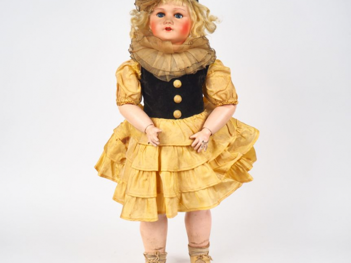 Grande poupée SFBJ entièrement en composition, corps semi articulé 70 