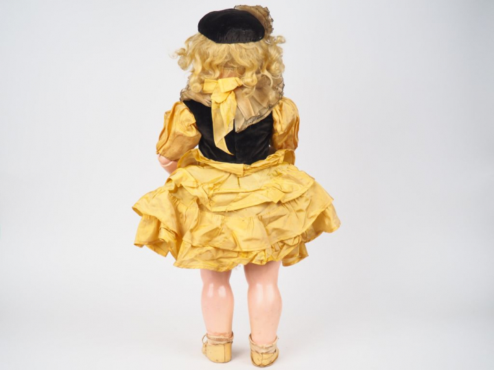 Grande poupée SFBJ entièrement en composition, corps semi articulé 70 