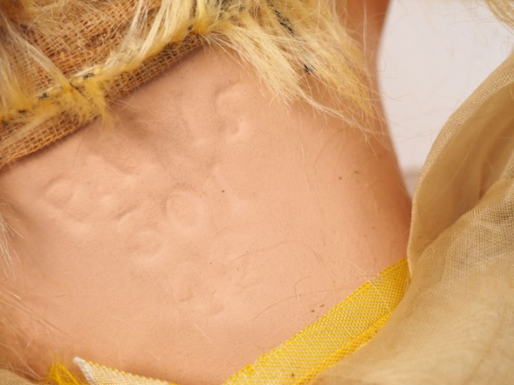 Grande poupée SFBJ entièrement en composition, corps semi articulé 70 