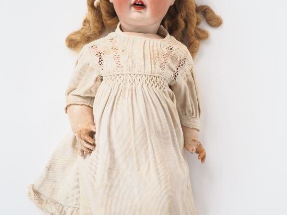 Bébé de caractère tête porcelaine de marque P.M moule 914 taille 14 bo