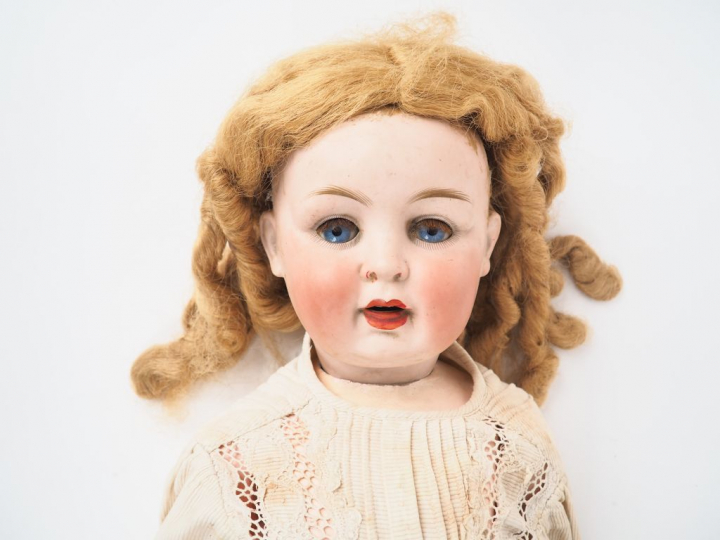 Bébé de caractère tête porcelaine de marque P.M moule 914 taille 14 bo