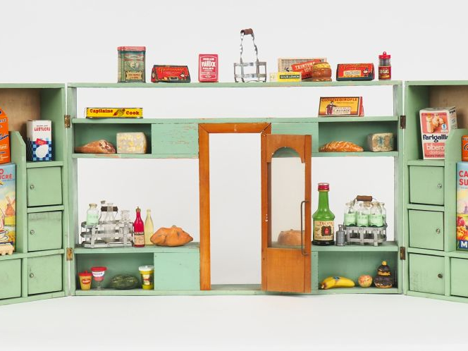 Lot de 2 épiceries anciennes garnies avec ses accessoires des années c