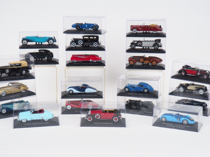 Lot de miniatures récentes au 1/43ème, de diverses marques : certaines