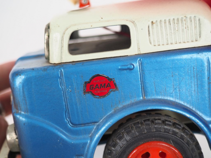Camion GAMA métal et plastique des années 60 filoguidé (batterie Toys)