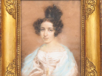Vente aux enchères Ecole française XIXème. "Portait de jeune fille au chignon". Pastel. D