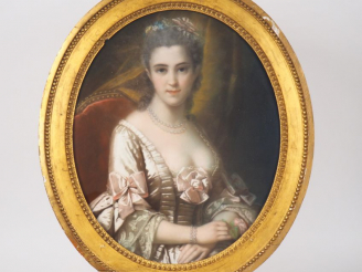 Vente aux enchères Ecole française XIXème. "Portrait de jeune fille en médaillon". Pastel