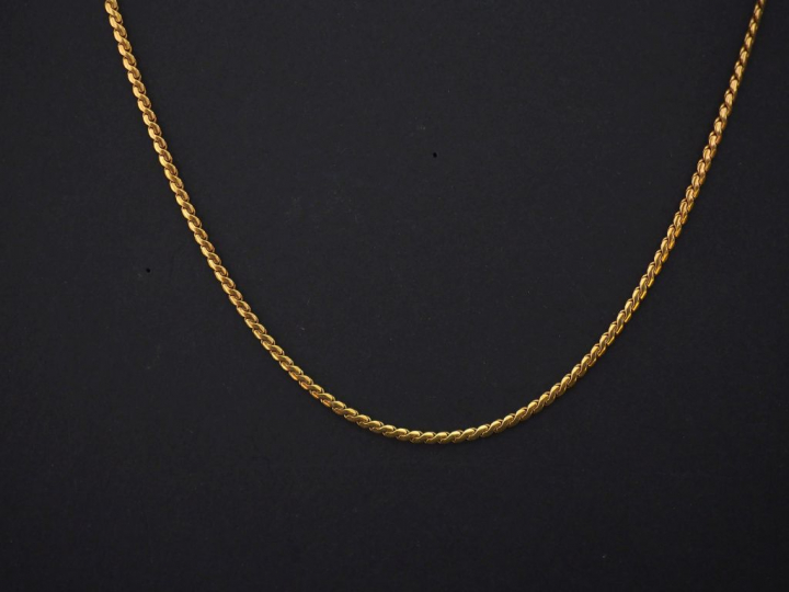 Chaine en or jaune, maille haricot. Long. 62 cm Poids. 10,50 g   