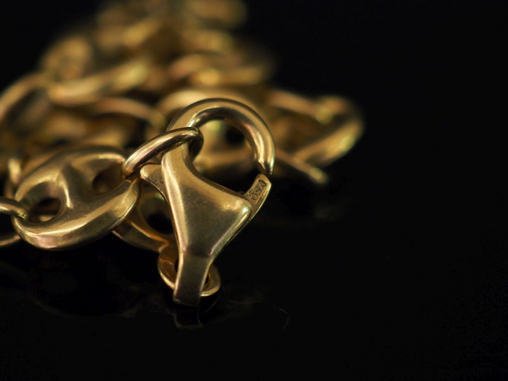 Bracelet souple en or jaune, maille grain de café.  Long. 19,7 cm Poid