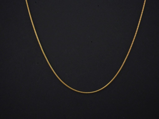 Vente aux enchères Chaine en or jaune, maille dite "tubogaz". Long. 42 cm Poids. 5,03 g  