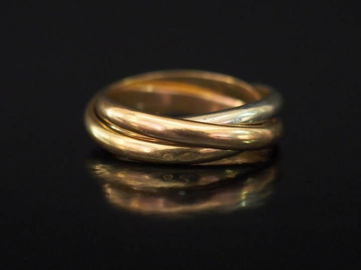 Alliances triple joncs trois tons d'or.  TDD. 54 Poids. 8,92 g   