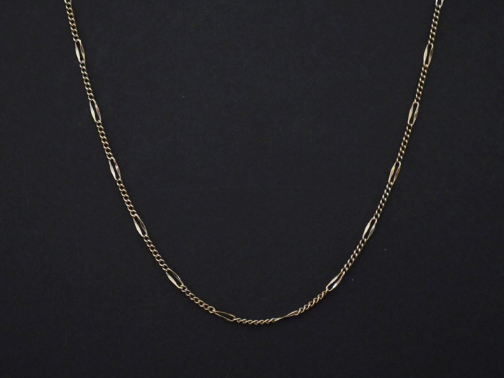 Chaine en or blanc, maille figaro.  Chainette de sécurité. Long. 40 cm