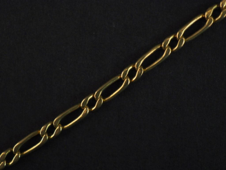 Vente aux enchères Bracelet souple en or jaune, maille cheval.  Poids. 2,63 g  (accidenté
