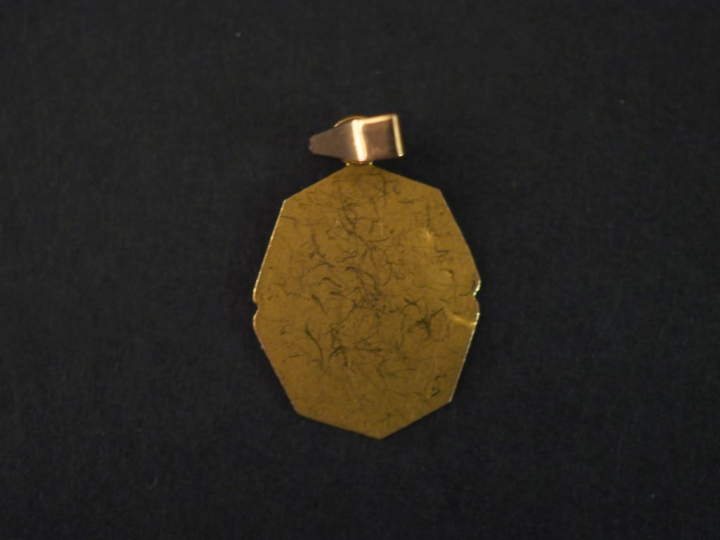 Médaille religieuse à pans coupés en or jaune, figuran Saint Jean-Bapt