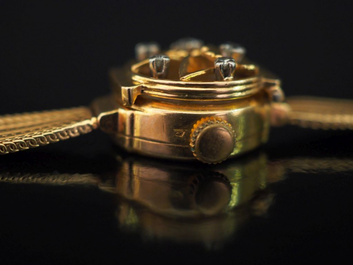 VERBEL,  Montre bracelet de dame aveugle, boitier et bracelet en or ja