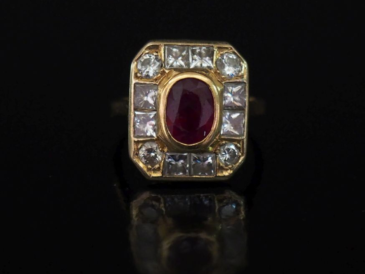 Bague de style Art déco en or jaune 750 de forme octogonale, sertie en