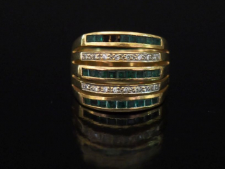 Vente aux enchères Bague bandeau en or jaune, composée de cinq anneaux sertis de deux lig