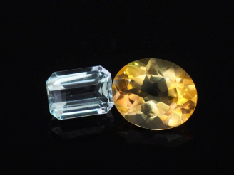 Vente aux enchères Ensemble comprenant deux quartz sur papier.   