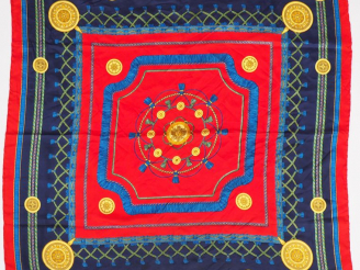 Vente aux enchères CELINE, Paris Foulard probablement en soie polychrome, à décor de pomp