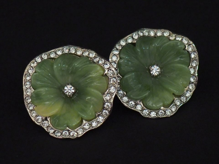 KENNETH JAY LANE Paire de clips d'oreilles en métal en forme de fleur 