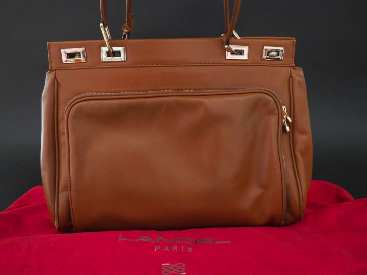 LANCEL, Paris Sac à mains Balancel en cuir lisse de couleur camel.  Gr