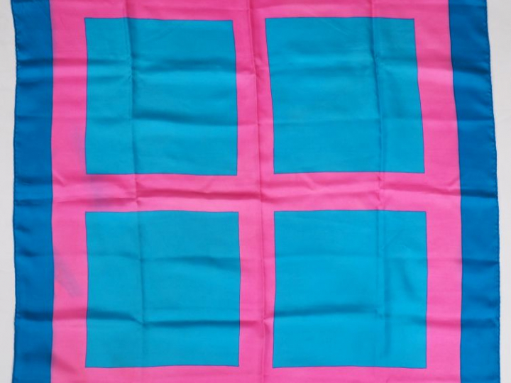 LANVIN, Paris Foulard probablement en soie, à décor de motifs géométri