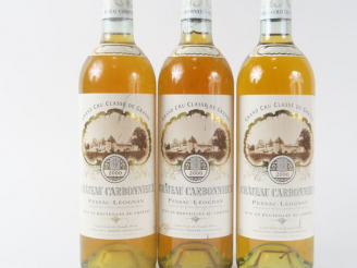 Vente aux enchères 3 BOUTEILLES CHÂTEAU CARBONNIEUX GCC GRAVES - 2000