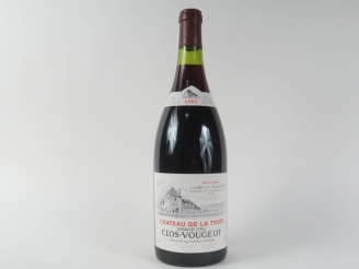 Vente aux enchères 1 MAGNUM CLOS VOUGEOT GC CHÂTEAU DE LA TOUR - 1985