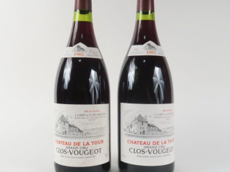 Vente aux enchères 2 MAGNUMS CLOS VOUGEOT GC CHÂTEAU DE LA TOUR - 1985