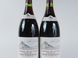Vente aux enchères 2 MAGNUMS CLOS VOUGEOT GC CHÂTEAU DE LA TOUR - 1985