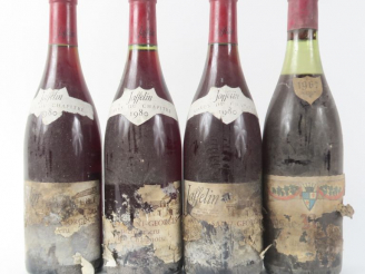 Vente aux enchères 4 BOUTEILLES : 1 VOSNE ROMANÉE 1967 ETA - 3 NUITS ST GEORGES 1er CRU '