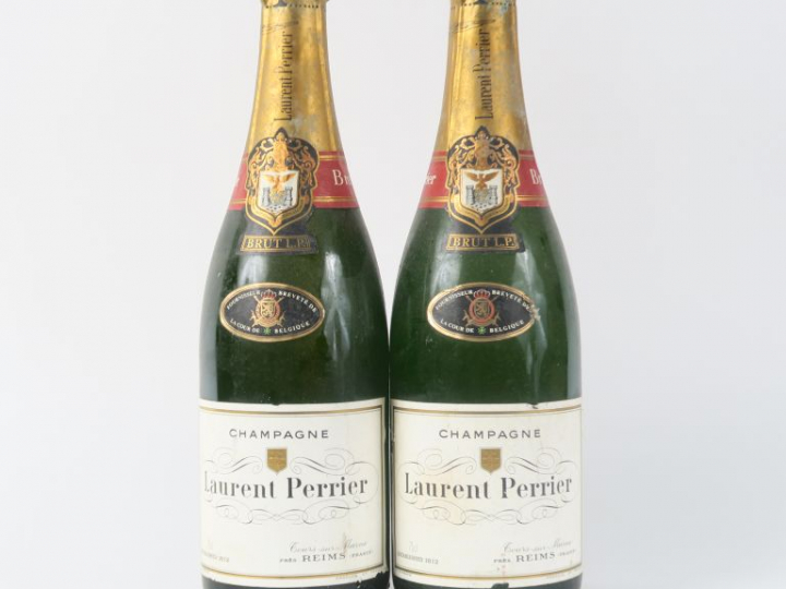 2 VIEILLES BOUTEILLES CHAMPAGNE LAURENT PERRIER BRUT