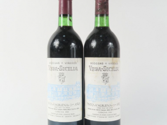 Vente aux enchères 2 BOUTEILLES VEGA SICILIA 'VALBUENA' 3er ANO - 1980 - BG/CAPS SALES