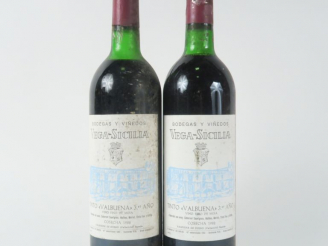 Vente aux enchères 2 BOUTEILLES VEGA SICILIA 'VALBUENA' 3er ANO - 1982 - 1 LB/1 LB-HEP/1 