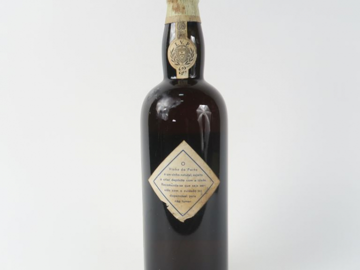 1 VIEILLE BOUTEILLE PORTO LACRIMA CHRISTI