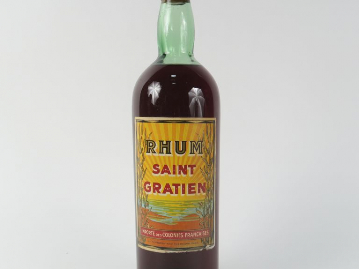 1 VIEILLE BOUTEILLE RHUM SAINT GRATIEN