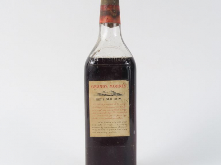 1 VIEILLE BOUTEILLE (37,5 CL) RHUM GRANDS MORNES GET'S OLD RUM - NIVEA