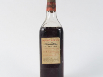 Vente aux enchères 1 VIEILLE BOUTEILLE (37,5 CL) RHUM GRANDS MORNES GET'S OLD RUM - NIVEA