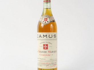 Vente aux enchères 1 VIEILLE BOUTEILLE COGNAC CAMUS 'LA GRANDE MARQUE'